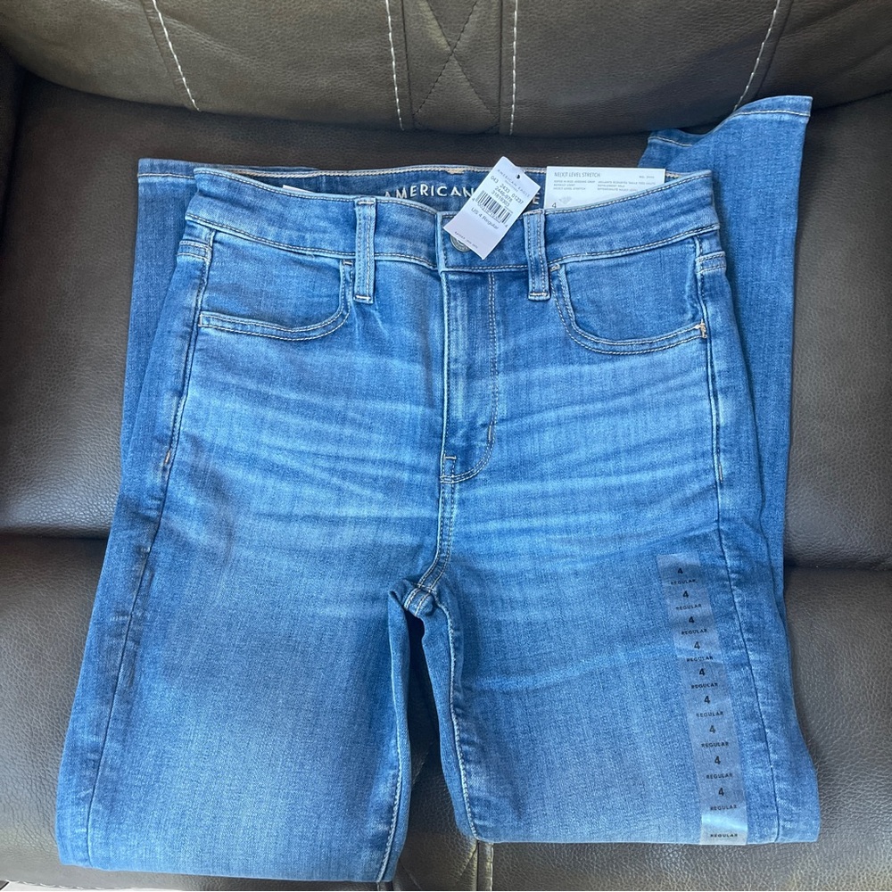 American Eagle Blue Jeans Super Hi-Ride Jeggings Crop size 4